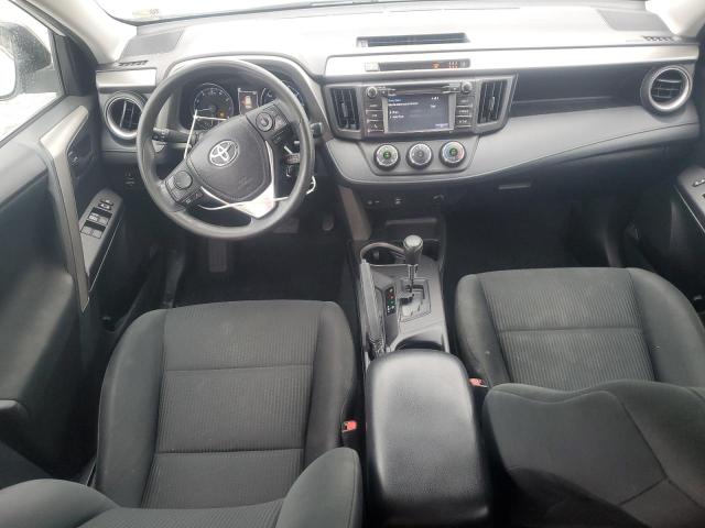 2T3ZFREV2JW472986 - 2018 TOYOTA RAV4 LE أبيض صورة 8