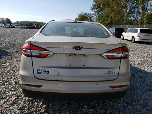 3FA6P0LU1KR121441 - 2019 FORD FUSION SE GOLD photo 6