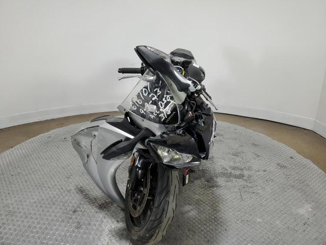 JH2SC59068M002623 - 2008 HONDA CBR1000 RR GRAY photo 2