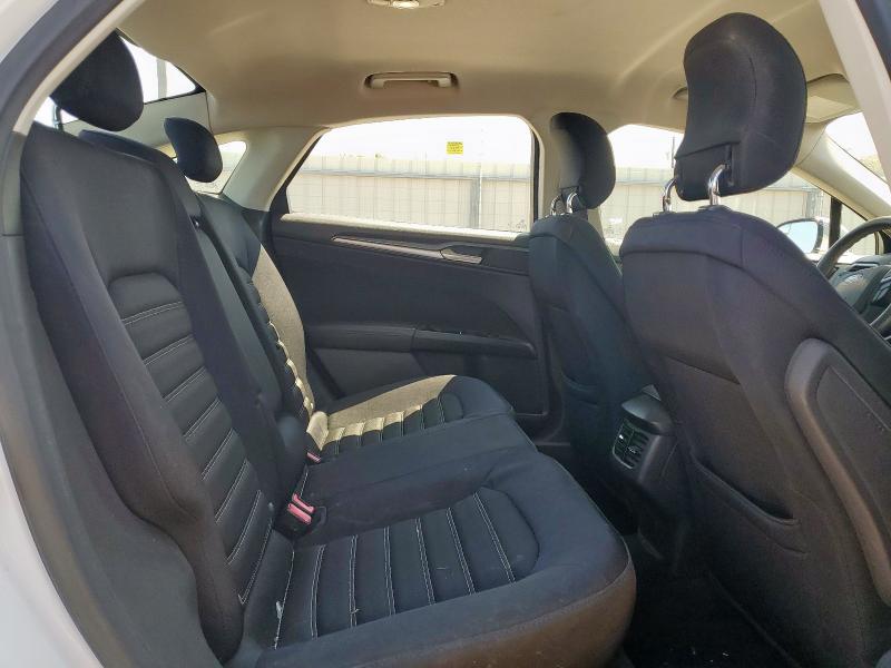 3FA6P0H79DR195857 - 2013 FORD FUSION SE WHITE photo 10