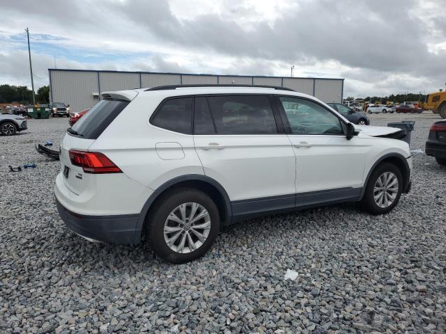 3VV0B7AX0JM020909 - 2018 VOLKSWAGEN TIGUAN S WHITE photo 3