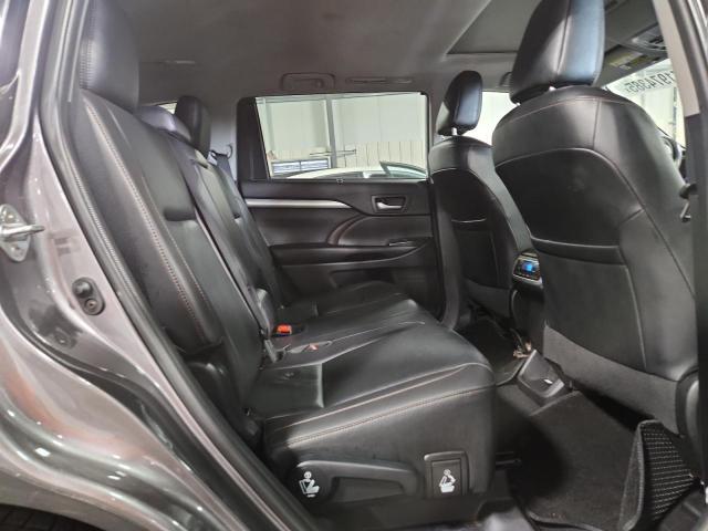 5TDJZRFH6KS598722 - 2019 TOYOTA HIGHLANDER SE GRAY photo 11