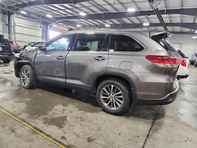 5TDJZRFH6KS598722 - 2019 TOYOTA HIGHLANDER SE GRAY photo 2