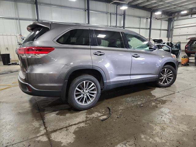 5TDJZRFH6KS598722 - 2019 TOYOTA HIGHLANDER SE GRAY photo 3