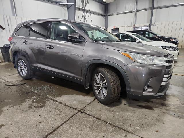 5TDJZRFH6KS598722 - 2019 TOYOTA HIGHLANDER SE GRAY photo 4