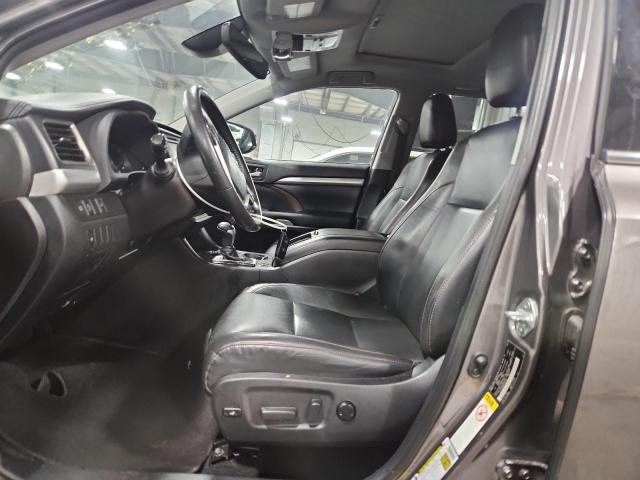 5TDJZRFH6KS598722 - 2019 TOYOTA HIGHLANDER SE GRAY photo 7