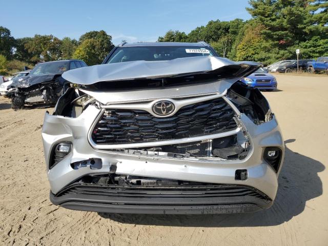 5TDHZRBH9NS210732 - 2022 TOYOTA HIGHLANDER XLE Plata foto 5