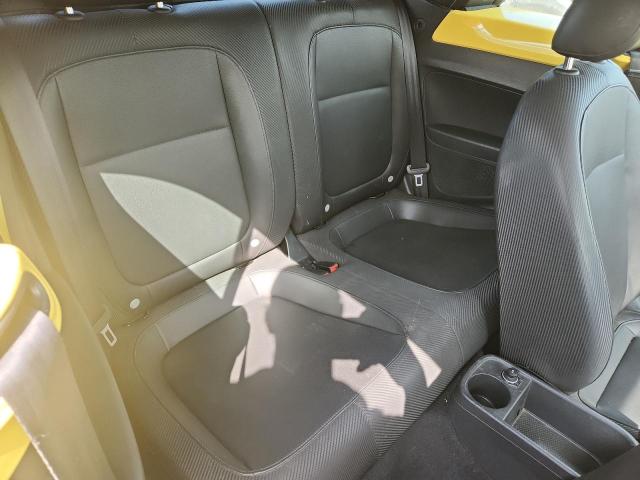 3VW5X7AT9DM832312 - 2013 VOLKSWAGEN BEETLE YELLOW photo 10