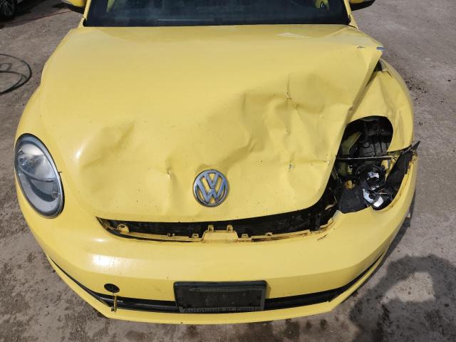 3VW5X7AT9DM832312 - 2013 VOLKSWAGEN BEETLE YELLOW photo 11