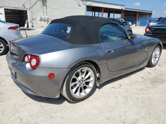 4USBT33565LR69827 - 2005 BMW Z4 2.5 GRAY photo 3