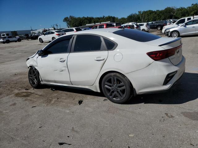 3KPF34AD9ME312731 - 2021 KIA FORTE GT LINE WHITE photo 2