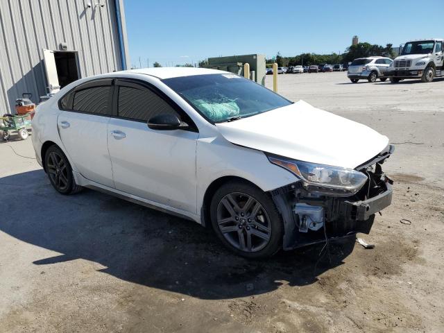 3KPF34AD9ME312731 - 2021 KIA FORTE GT LINE WHITE photo 4