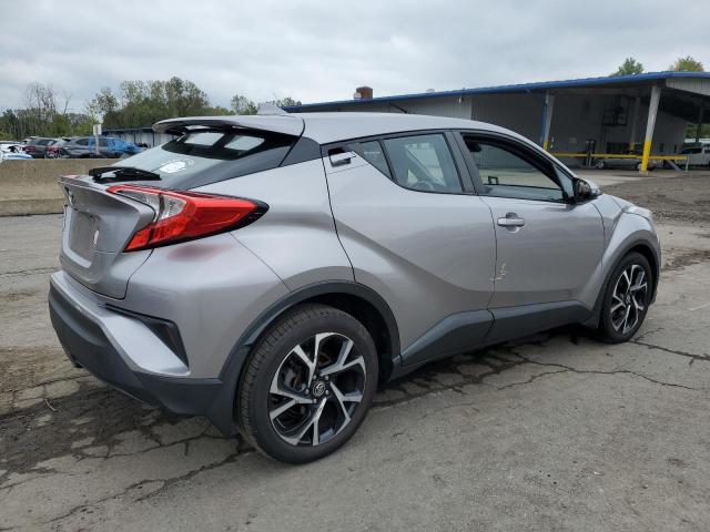 NMTKHMBX4JR020915 - 2018 TOYOTA C-HR XLE SILVER photo 3