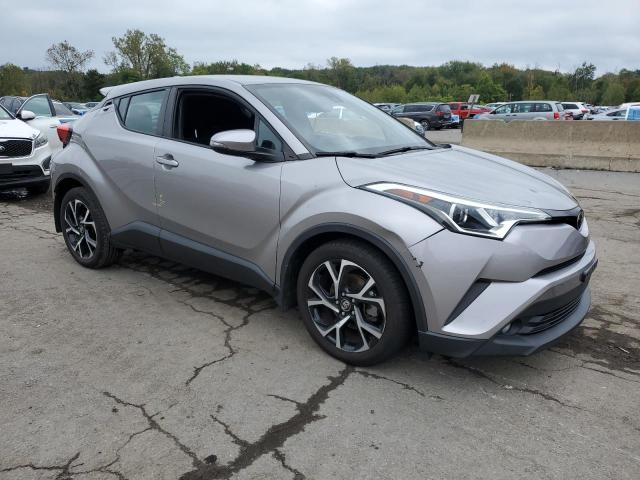 NMTKHMBX4JR020915 - 2018 TOYOTA C-HR XLE SILVER photo 4