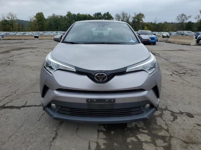 NMTKHMBX4JR020915 - 2018 TOYOTA C-HR XLE SILVER photo 5