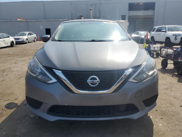 3N1AB7AP8JY328117 - 2018 NISSAN SENTRA S ნაცრისფერი ფოტო 5