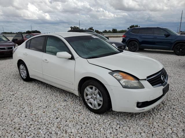 1N4AL21E19C129917 - 2009 NISSAN ALTIMA 2.5 WHITE photo 4