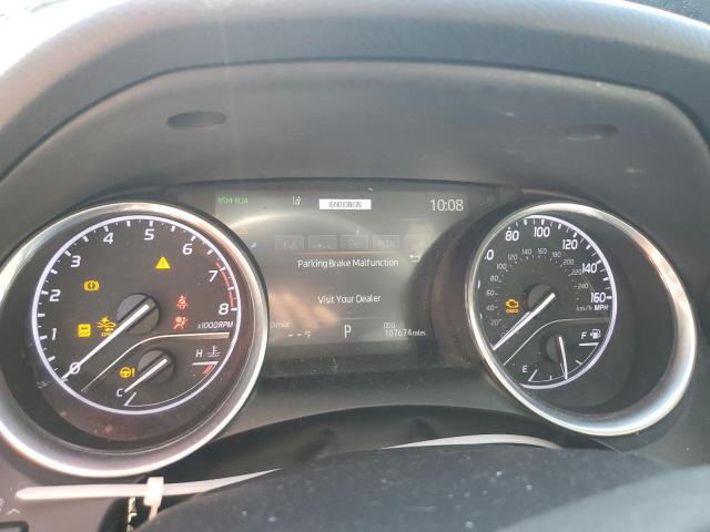 4T1F11AK3LU364810 - 2020 TOYOTA CAMRY XLE 银色 照片 9