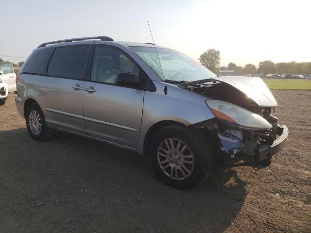 5TDBK23C18S021517 - 2008 TOYOTA SIENNA LE SILVER photo 4