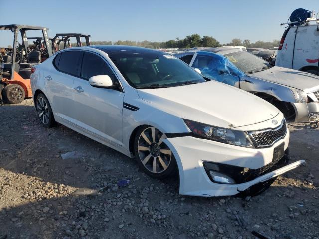 5XXGR4A65DG211570 - 2013 KIA OPTIMA SX WHITE photo 4