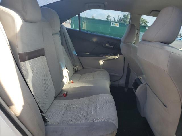 4T1BF1FK8CU508747 - 2012 TOYOTA CAMRY BASE WHITE photo 10