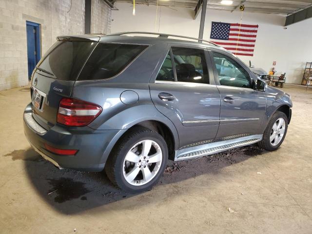 4JGBB8GB3BA710186 - 2011 MERCEDES-BENZ ML 350 4MATIC GRAY photo 3