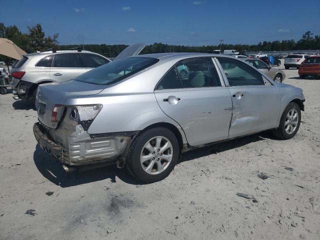 4T1BK46KX8U572468 - 2008 TOYOTA CAMRY LE SILVER photo 3