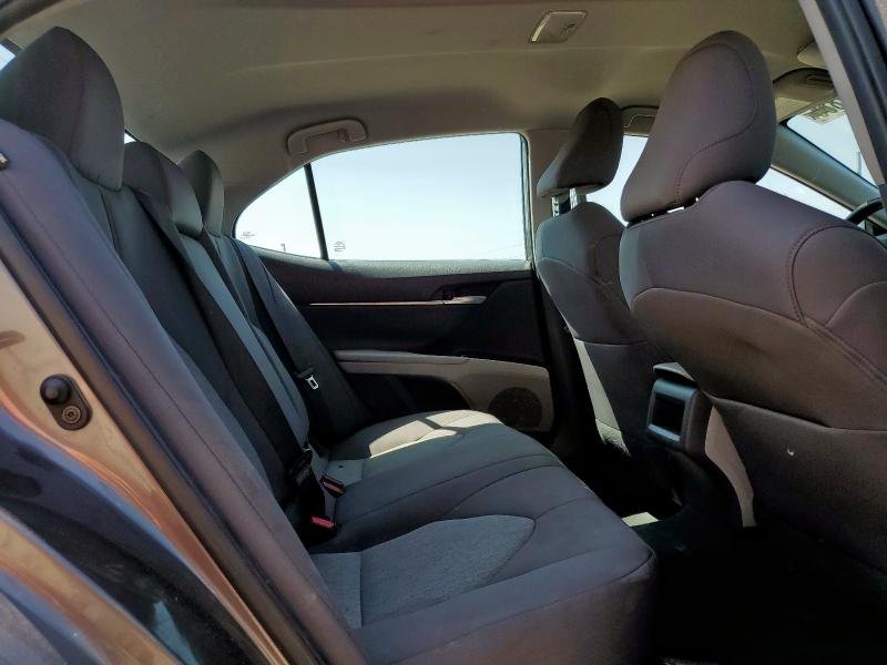 4T1C11AK7LU918840 - 2020 TOYOTA CAMRY LE Մոխրագույն լուսանկար 10