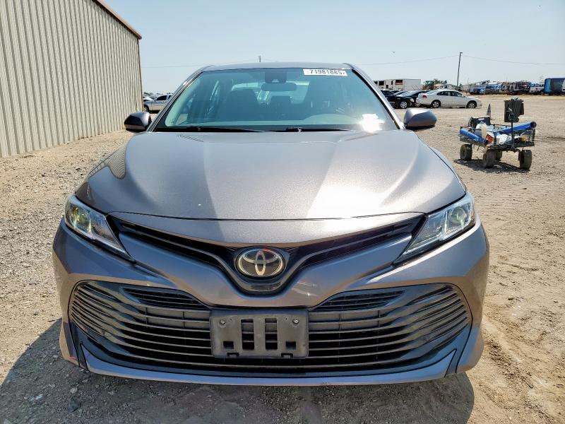 4T1C11AK7LU918840 - 2020 TOYOTA CAMRY LE Մոխրագույն լուսանկար 5