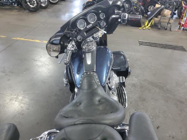 1HD1FCW113Y605654 - 2003 HARLEY-DAVIDSON FLHTCUI BLUE photo 6