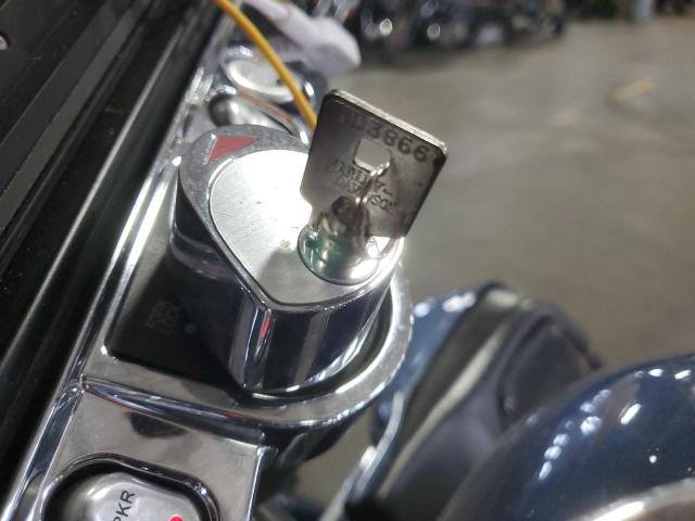 1HD1FCW113Y605654 - 2003 HARLEY-DAVIDSON FLHTCUI BLUE photo 8