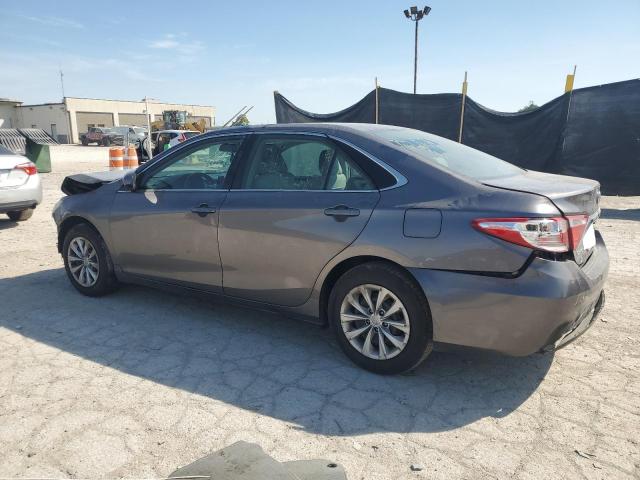 4T4BF1FK5FR468833 - 2015 TOYOTA CAMRY LE GRAY photo 2