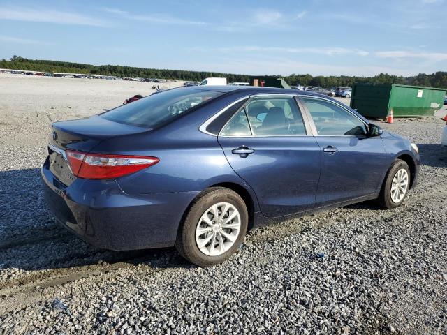 4T1BF1FK1FU877583 - 2015 TOYOTA CAMRY LE BLUE photo 3