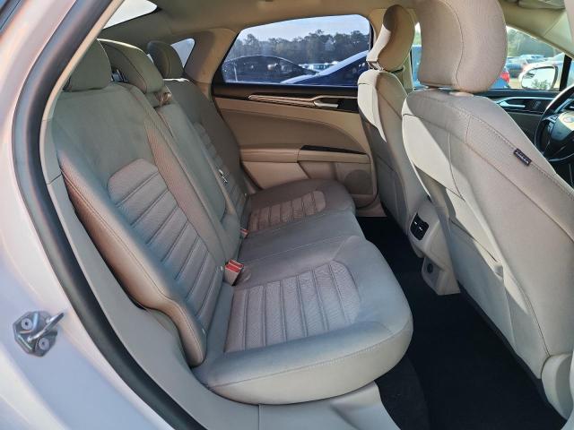 3FA6P0HD9JR186223 - 2018 FORD FUSION SE 白色 照片 10