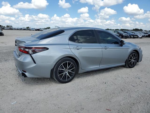 4T1G11AK2RU888737 - 2024 TOYOTA CAMRY SE NIGHT SHADE SILVER photo 3