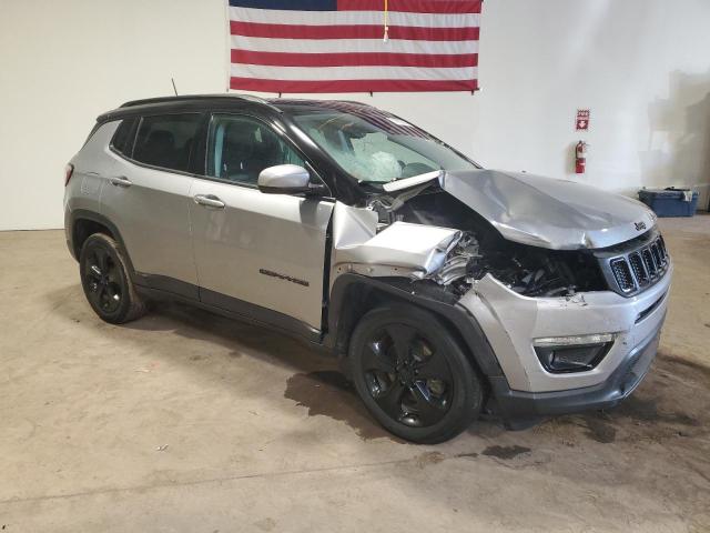 3C4NJDBB2LT139725 - 2020 JEEP COMPASS LATITUDE SILVER photo 4