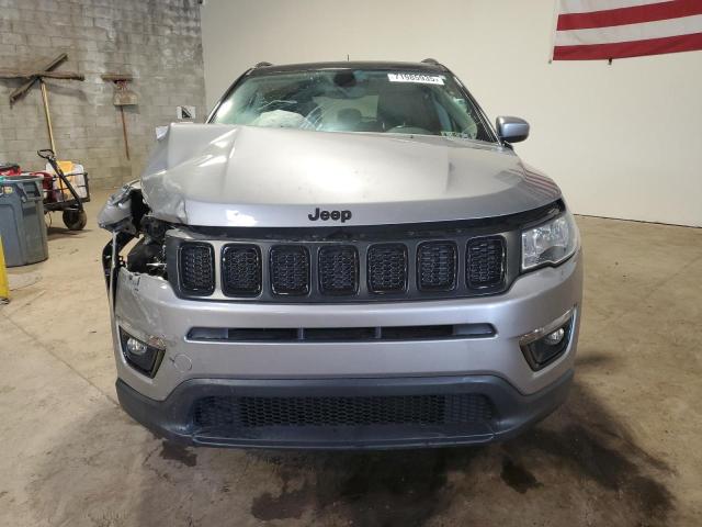 3C4NJDBB2LT139725 - 2020 JEEP COMPASS LATITUDE SILVER photo 5