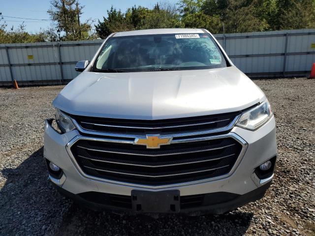 1GNEVGKW8JJ176945 - 2018 CHEVROLET TRAVERSE LT 银色 照片 5