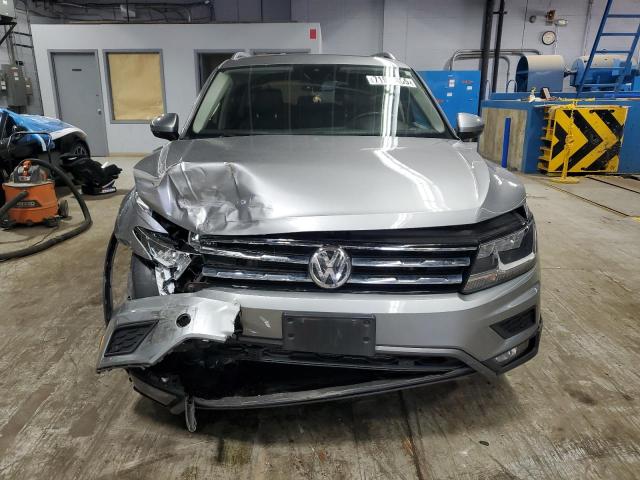 3VV2B7AX7LM139536 - 2020 VOLKSWAGEN TIGUAN SE 银色 照片 5