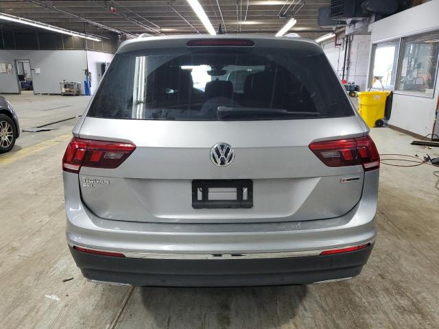 3VV2B7AX7LM139536 - 2020 VOLKSWAGEN TIGUAN SE 银色 照片 6