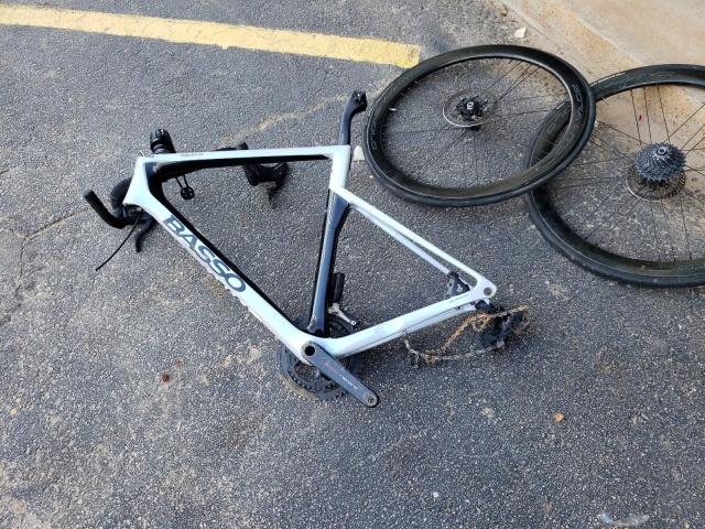 221SV005110126 - 2000 MISC BICYCLE SILVER photo 4