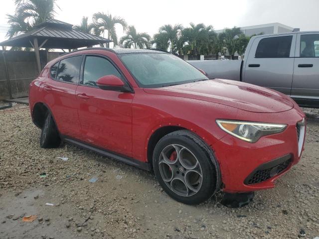 ZASFAKNN1J7B70097 - 2018 ALFA ROMEO STELVIO TI SPORT RED photo 4