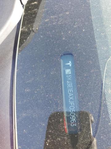 5YJ3E1EAXJF050963 - 2018 TESLA MODEL 3 RED photo 13