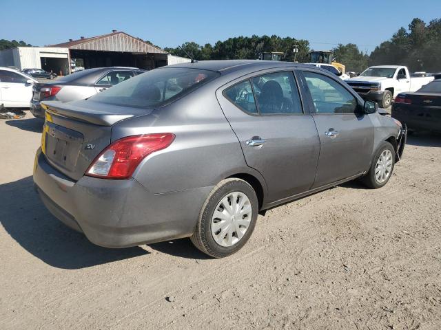 3N1CN7AP6JL886674 - 2018 NISSAN VERSA S GRAY photo 3