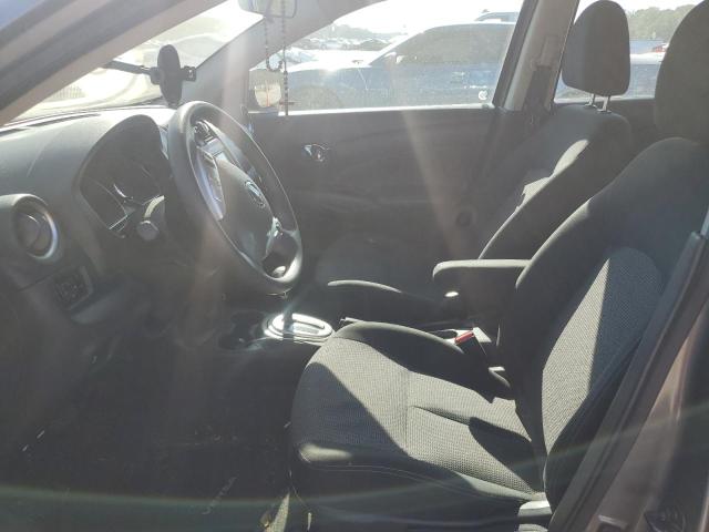 3N1CN7AP6JL886674 - 2018 NISSAN VERSA S GRAY photo 7