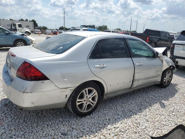 1HGCM56326A089557 - 2006 HONDA ACCORD SE SILVER photo 3