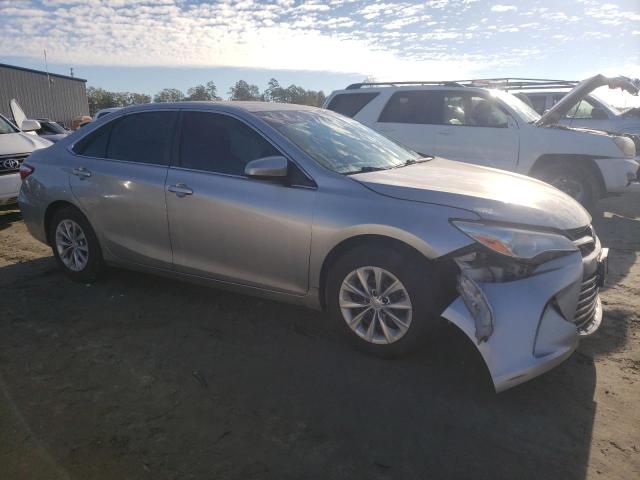 4T1BF1FK8GU133738 - 2016 TOYOTA CAMRY LE SILVER photo 4