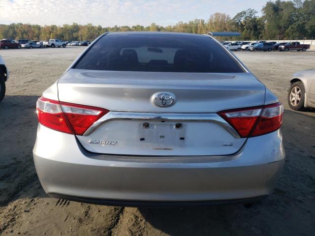 4T1BF1FK8GU133738 - 2016 TOYOTA CAMRY LE SILVER photo 6