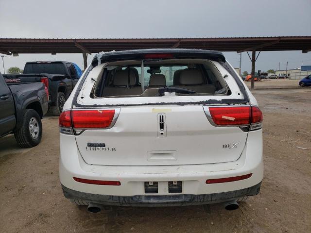 2LMDJ6JK4CBL05716 - 2012 LINCOLN MKX WHITE photo 6