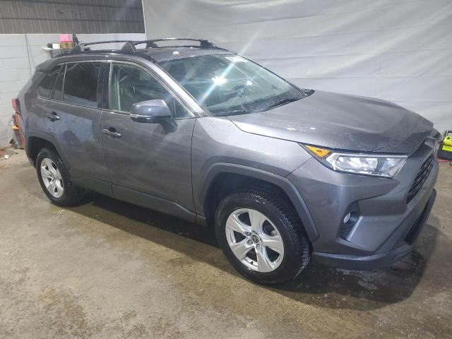 2T3P1RFVXMC249718 - 2021 TOYOTA RAV4 XLE 灰色 照片 4